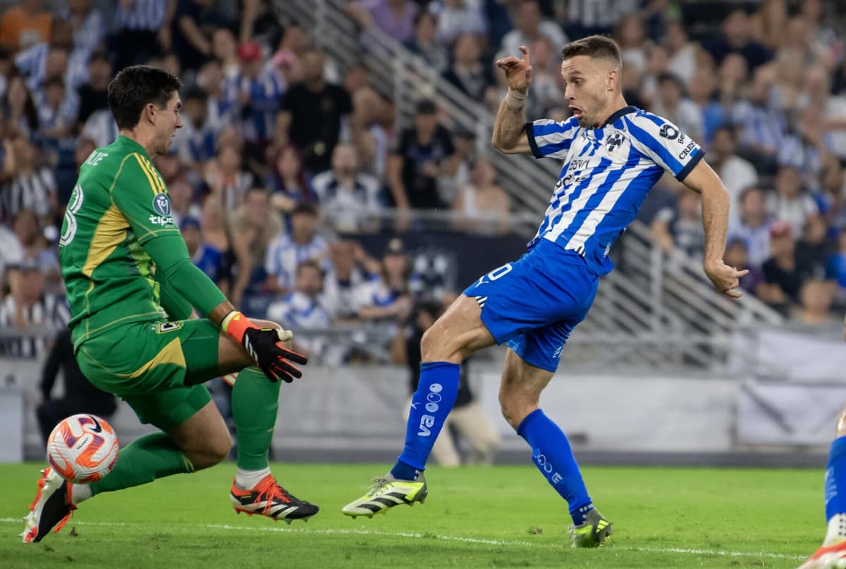 El Monterrey del español Canales recibe a los Tigres UANL con todo a su favor