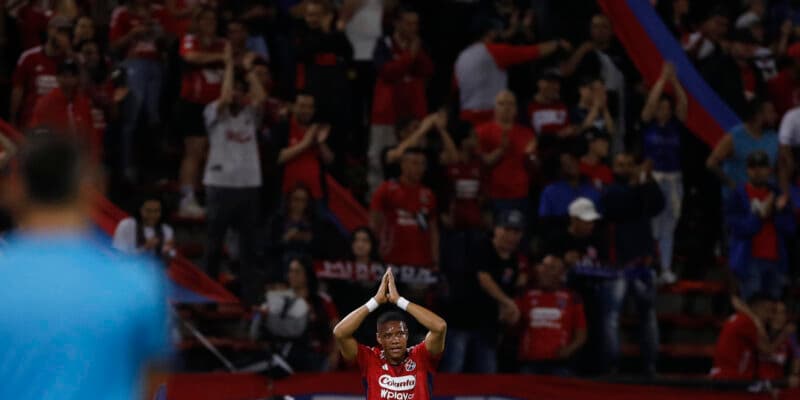 4-0. DIM golea a Always Ready y entra directo en octavos de final de la Sudamericana