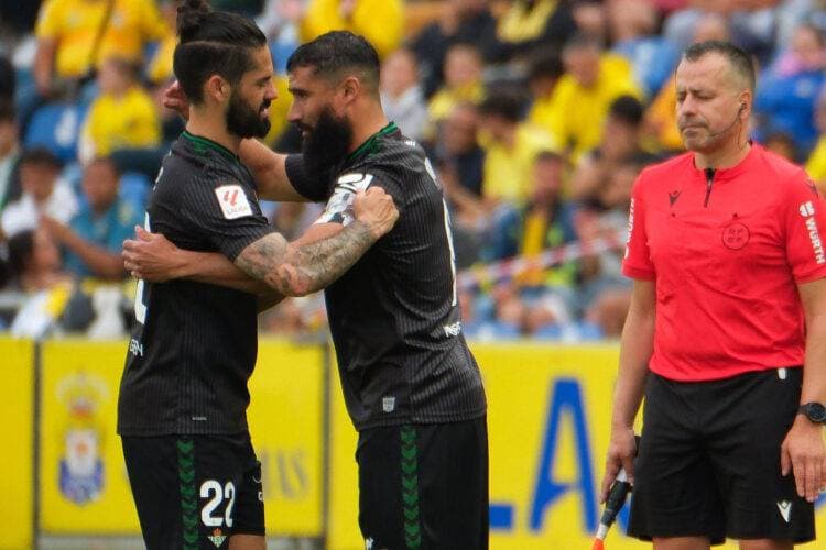 El español Isco sufre fractura del peroné y podría pasar por el quirófano