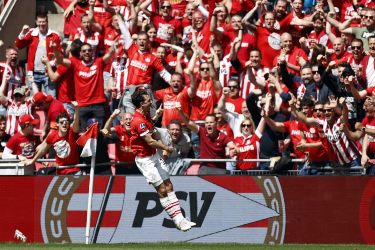 4-2. El PSV culmina su vigésimo quinta liga neerlandesa