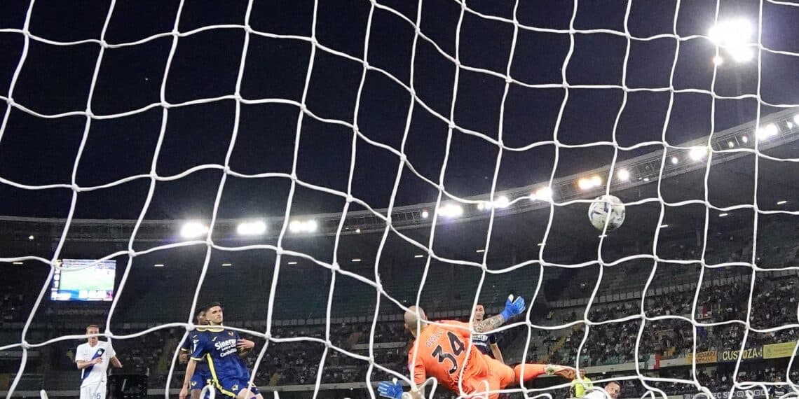 2-2. Perilli contiene al campeón