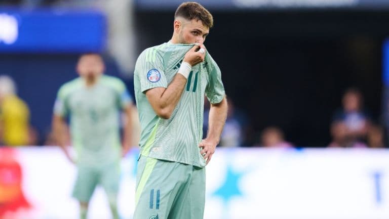 Santiago Giménez y su pésimo presente con Mexico