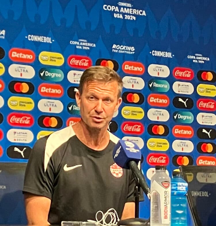 Marsch no cree que la suspensión de Gareca suponga una ventaja para Canadá ante Chile