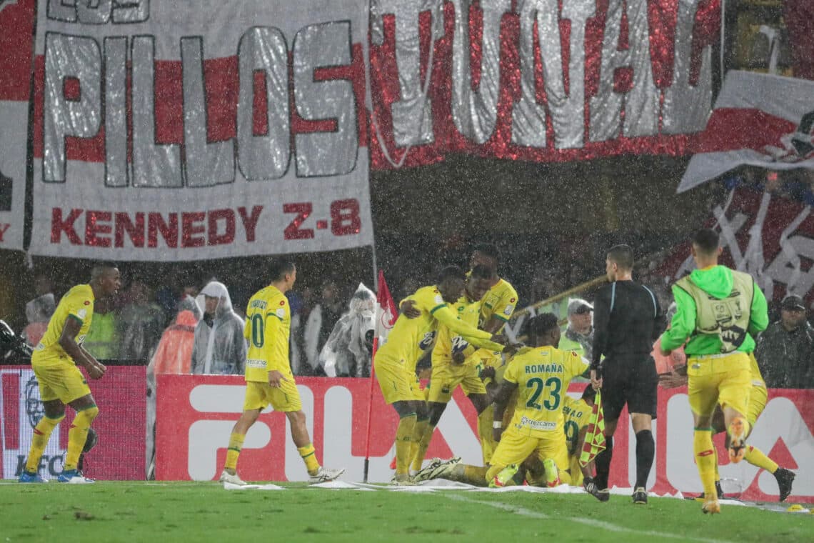 3-2. Atlético Bucaramanga, liderado por el venezolano Rafael Dudamel, gana su primera liga colombiana de fútbol