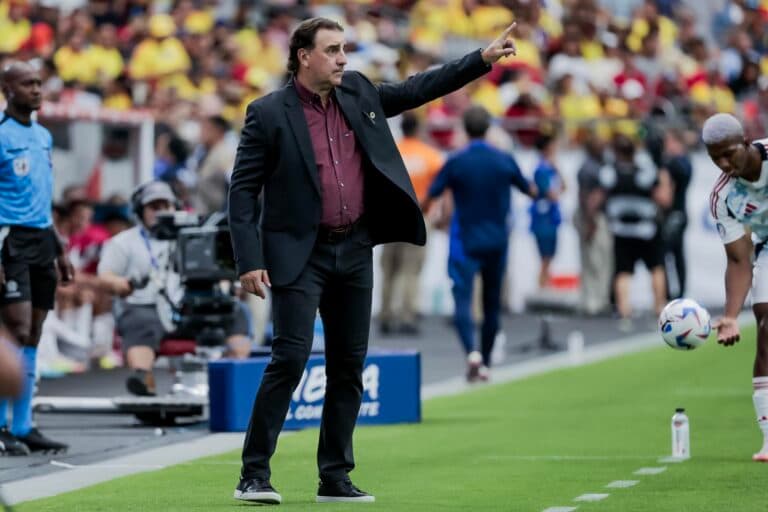 Argentino Lorenzo dice que James corre menos y piensa más y que Colombia dominó de principio a fin