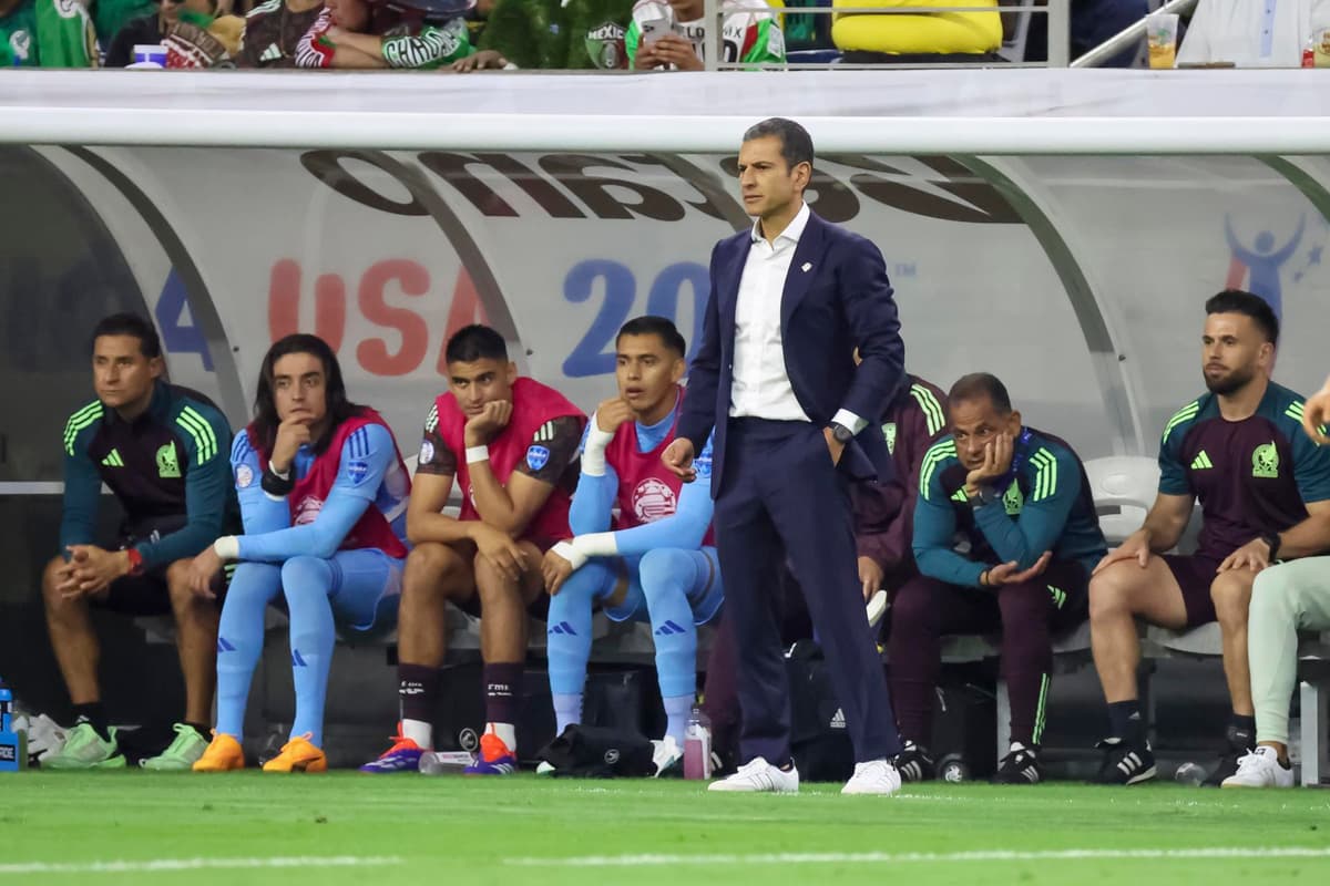 México se juega su pase a la segunda ronda, entre un ambiente hostil y pesimista