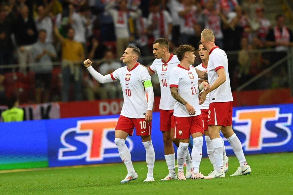 3-1. La lesión de Milik ensombrece la victoria de Polonia