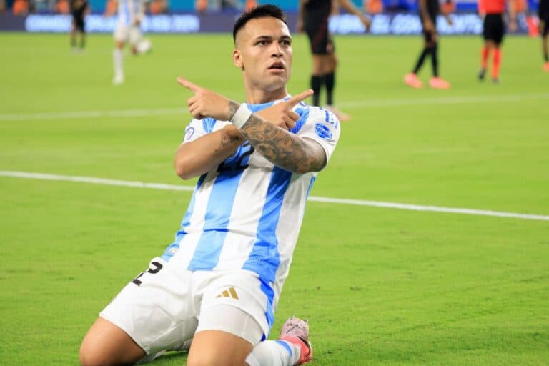 2-0. Lautaro certifica el pleno argentino y envía a casa a una gris selección peruana