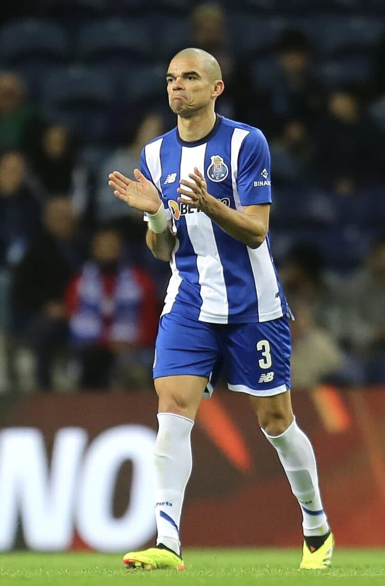 Pepe no seguirá como jugador del Oporto