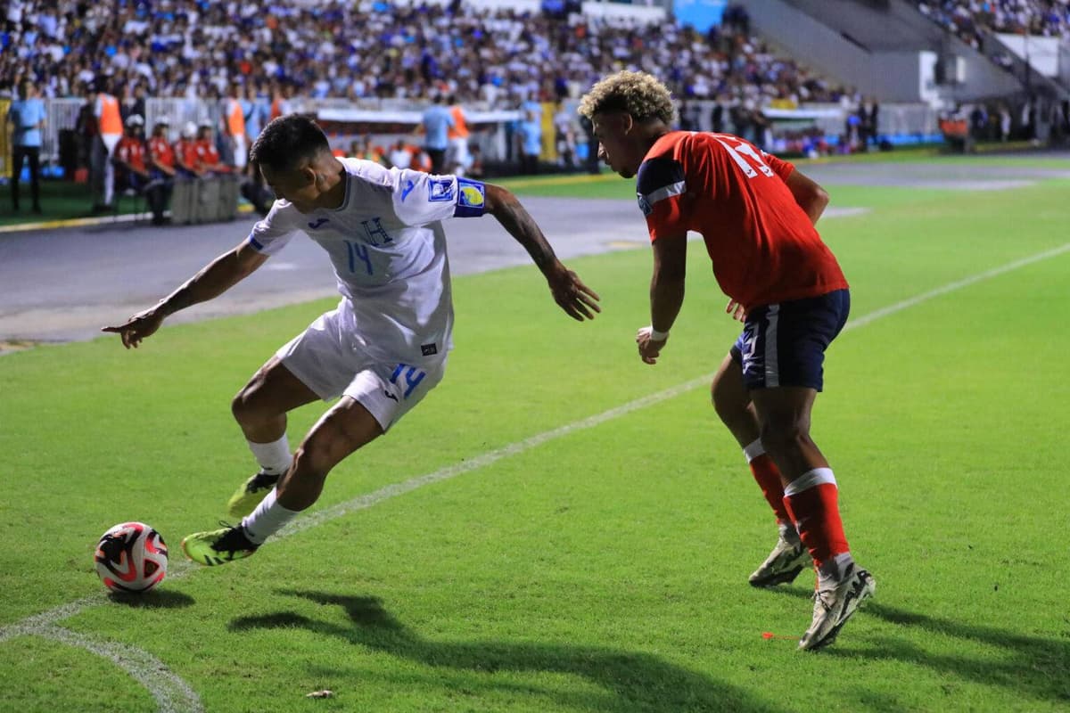 3-1. Honduras supera el susto de Reyes y se impone en el debut