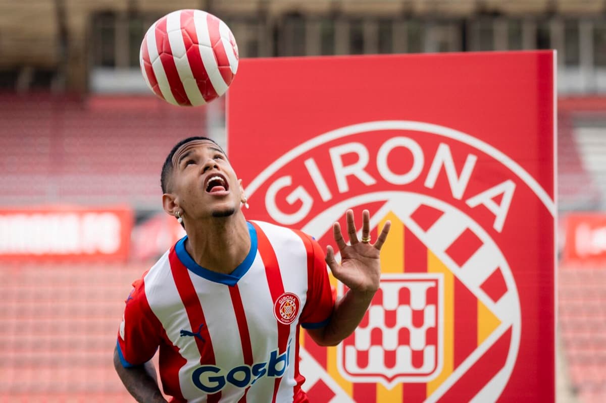 Los brasileños Savinho y Yan Couto dejan en el aire su continuidad en el Girona