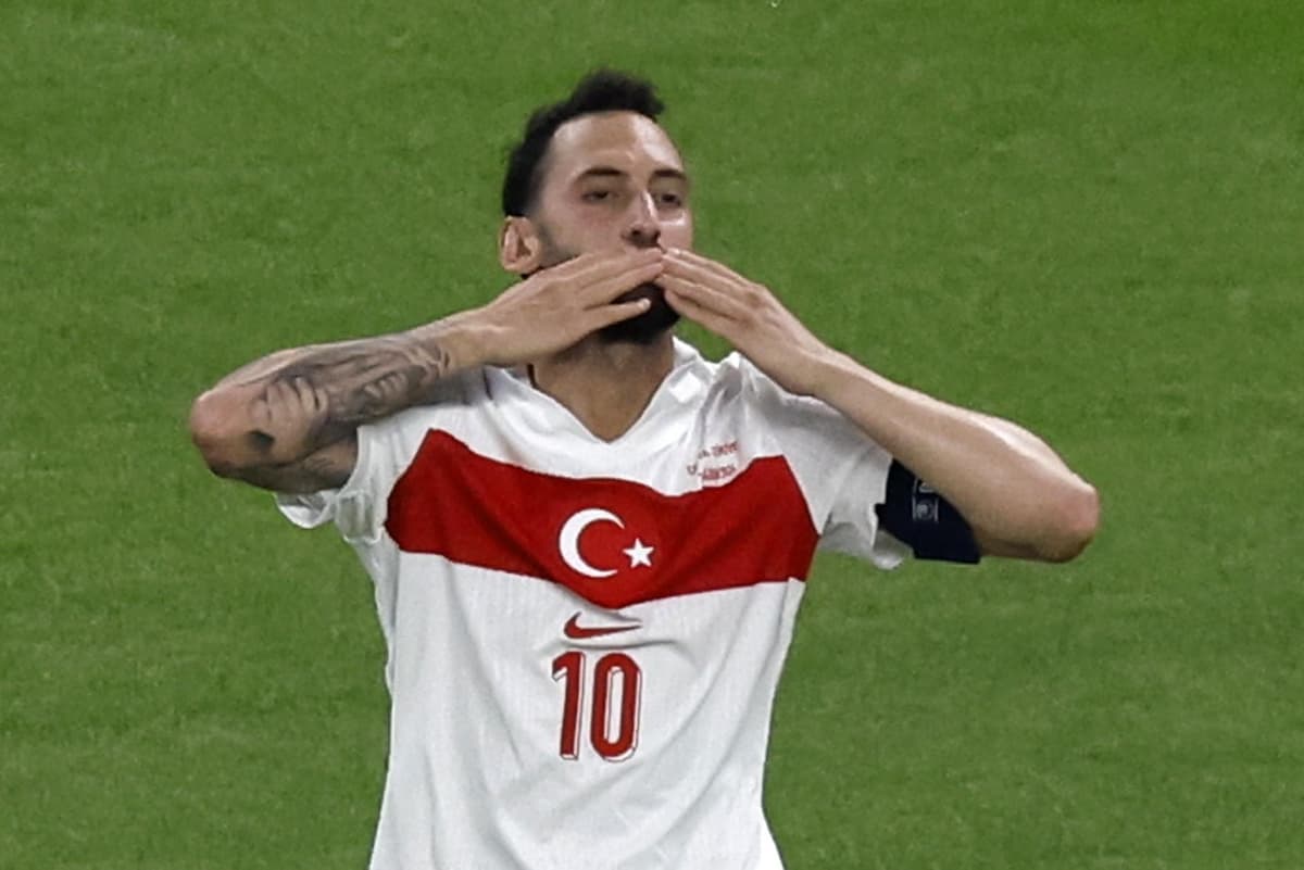 1-2. Turquía reina entre la brusquedad y se cita con Austria en octavos