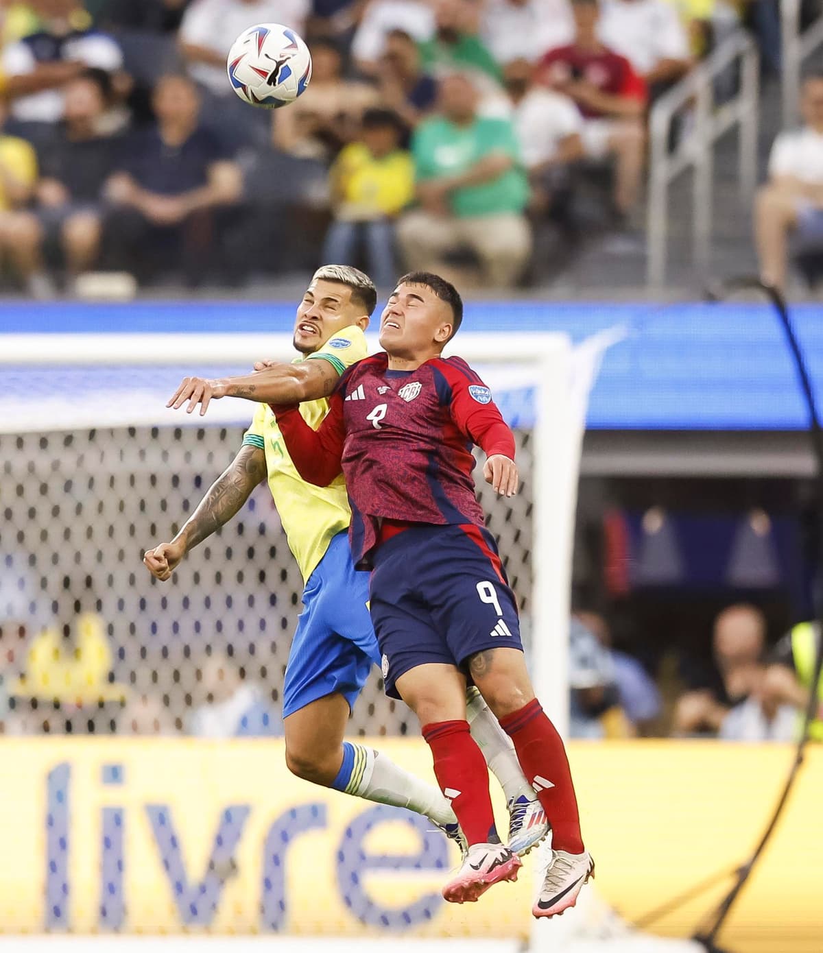 Costa Rica sufre, pero se acerca a cuartos con la fórmula internacional Alcócer-Ugalde