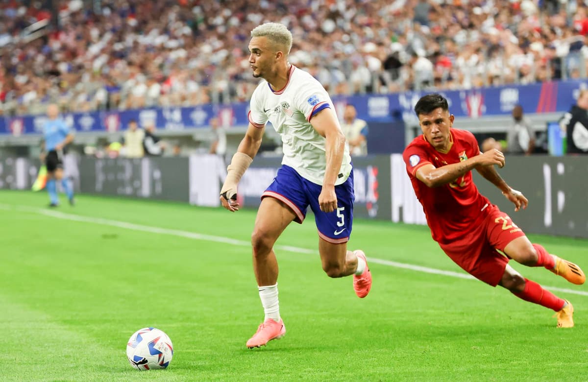 Estadounidense Antonee Robinson: «Este puede ser nuestro último partido, no hay que guardarse nada»