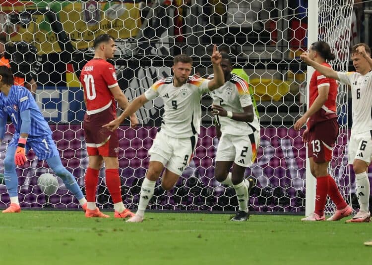1-1. Füllkrug salva en el minuto 92 un punto y el primer lugar del grupo para Alemania
