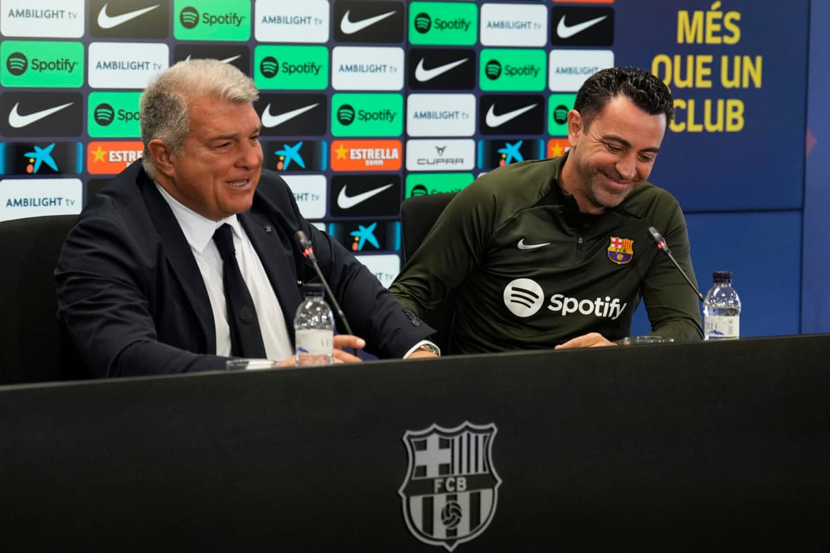 Español Laporta justifica la destitución de Xavi en que dejó de creer en la plantilla