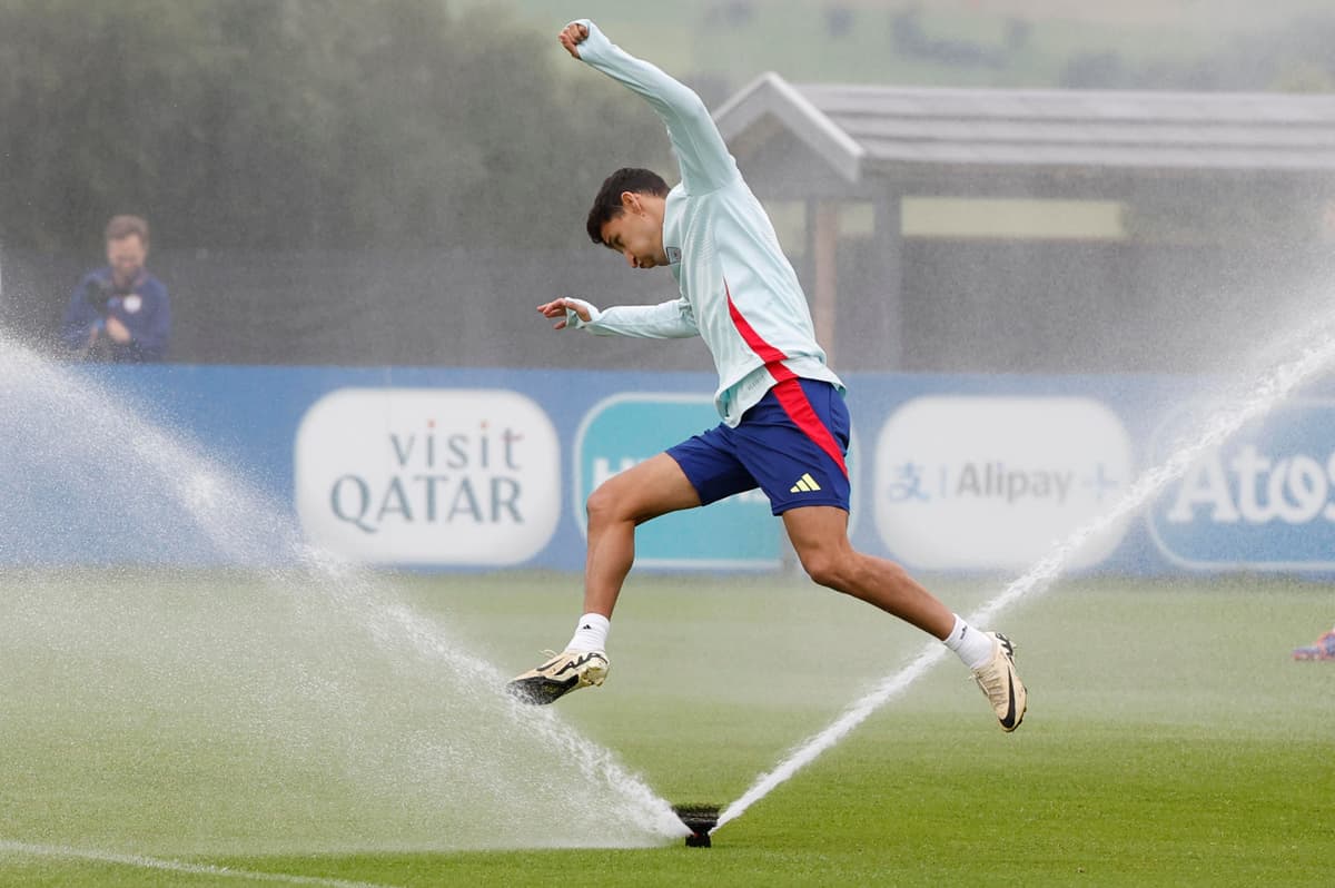 Español Jesús Navas entrará en el once de jugadores de mayor edad que disputan una Eurocopa