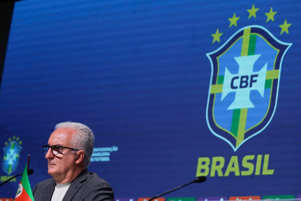 Brasileño Dorival rebate las críticas: «No vi a ninguna selección jugando mucho mejor que nosotros»