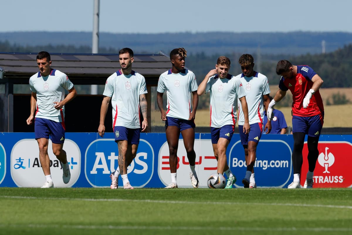 Le Normand y Pedri, ausencias en la última sesión de España antes de semifinales