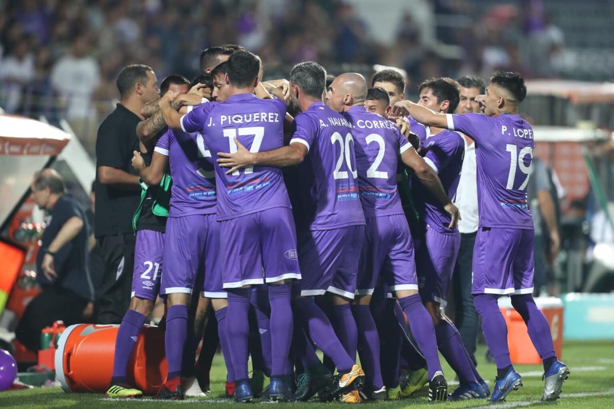 Nacional y Defensor lideran sus grupos del Torneo Intermedio uruguayo