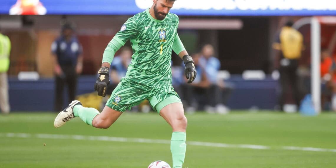 Brasileño Alisson: «Vinícius alcanzará con Brasil el nivel del Real Madrid»