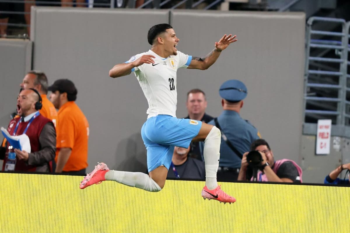 Uruguayo Maximiliano Araújo: «Ojalá pueda estar al cien por cien contra Brasil»