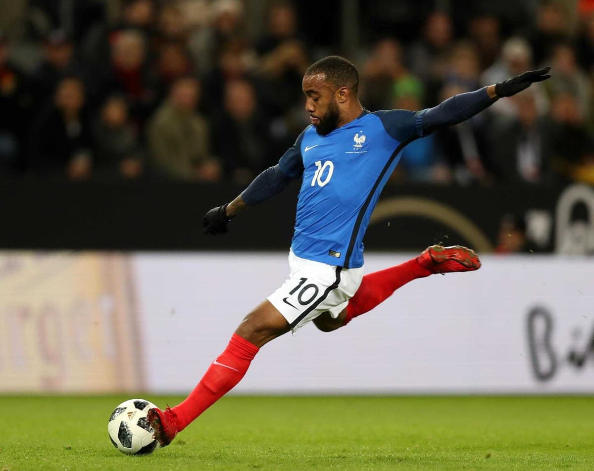 3-0. Francia empieza con goleada