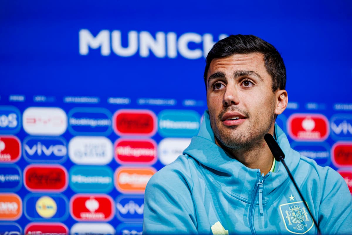 Español Rodri: «No me fío de lo que hablan de Mbappé»