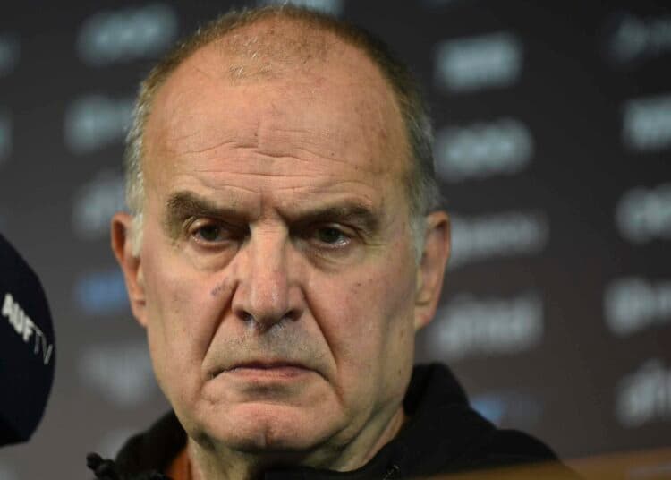 El argentino Marcelo Bielsa devuelve la ilusión a la Celeste