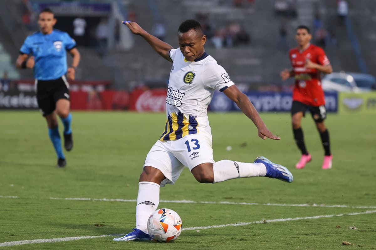 1-0. Rosario Central vence a Internacional gracias a un solitario tanto del colombiano Jaminton Campaz