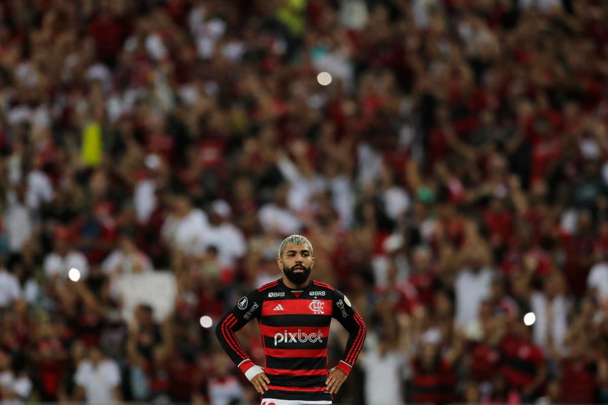 Flamengo remonta con un insólito penalti pitado por cortar el juego con un segundo balón