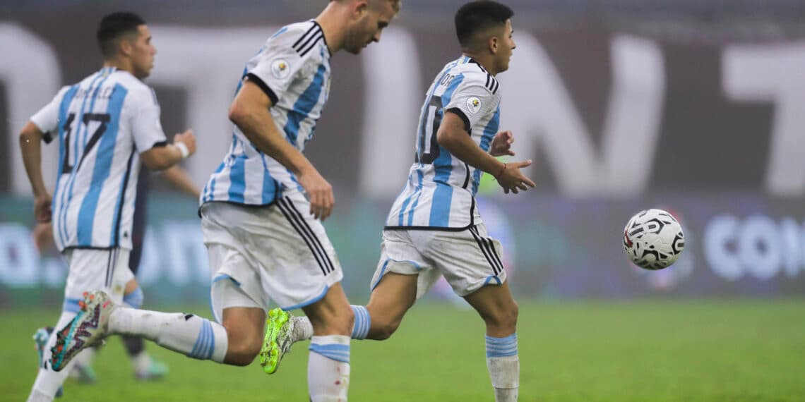 0-2. Thiago Almada impulsa a Argentina a cuartos