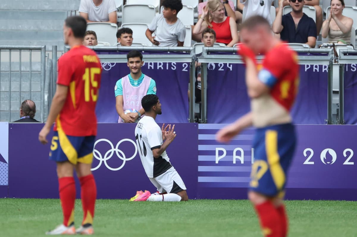España se cae en defensa