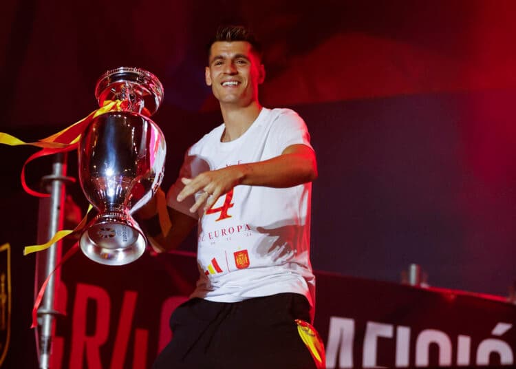 El Milan hace oficial el fichaje del español Morata por 4 años, con opción de uno más