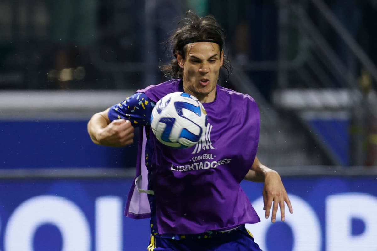 El uruguayo Cavani no viaja y aumentan las bajas en Boca para su duelo de Sudamericana en Ecuador