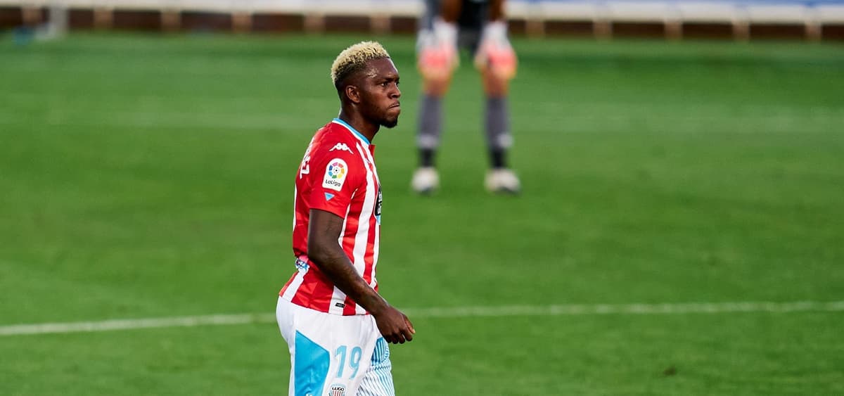Panameño, recibe elogios en su debut en Europa