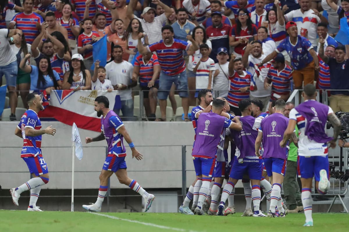 3-1. Fortaleza elimina a Rosario de remontada y se cita en cuartos de la Sudamericana con Corinthians