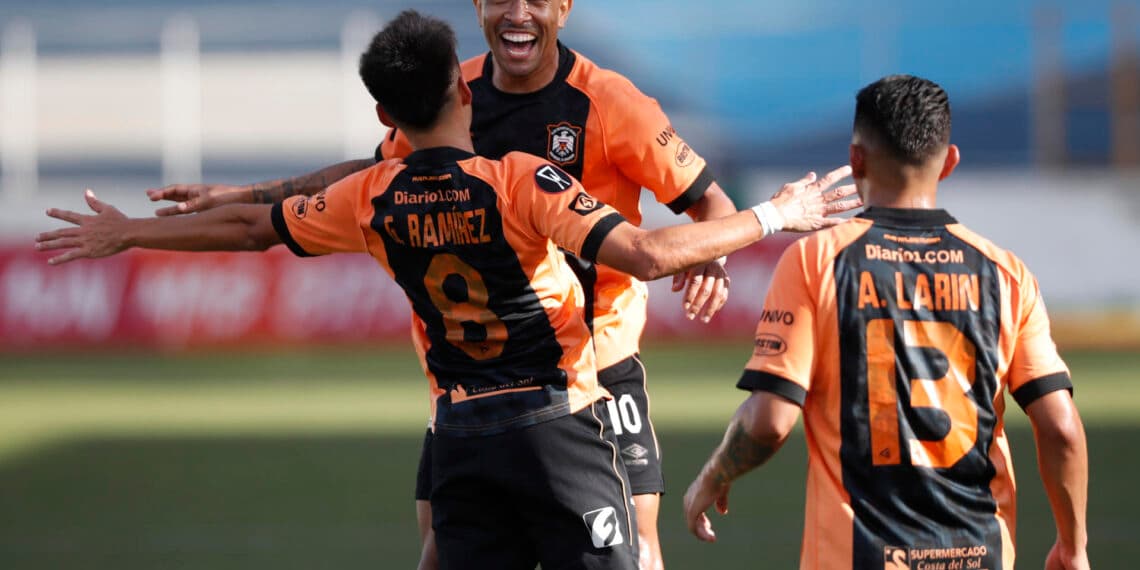 Águila y el debutante Cacahuatique siguen dominando la Liga salvadoreña de fútbol