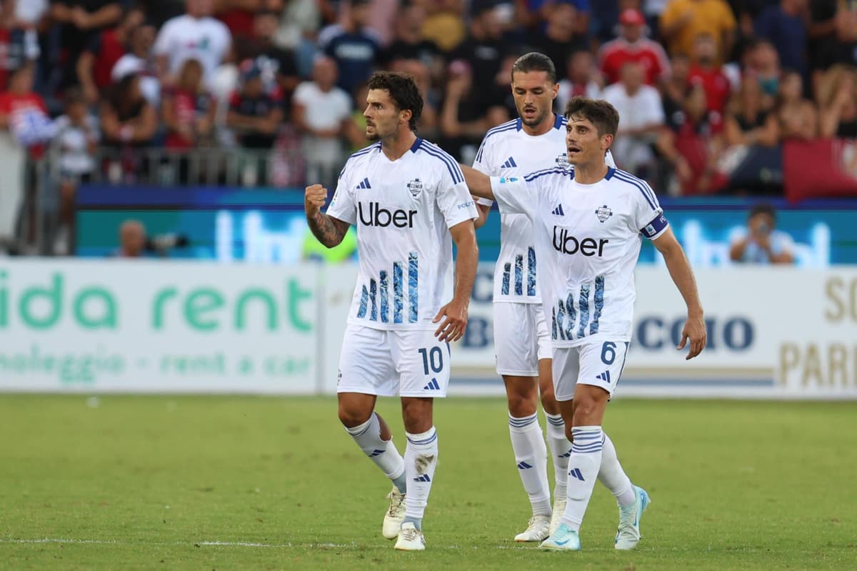 El Como del español Fábregas suma su primer punto en el debut del argentino Nico Paz  (1-1)