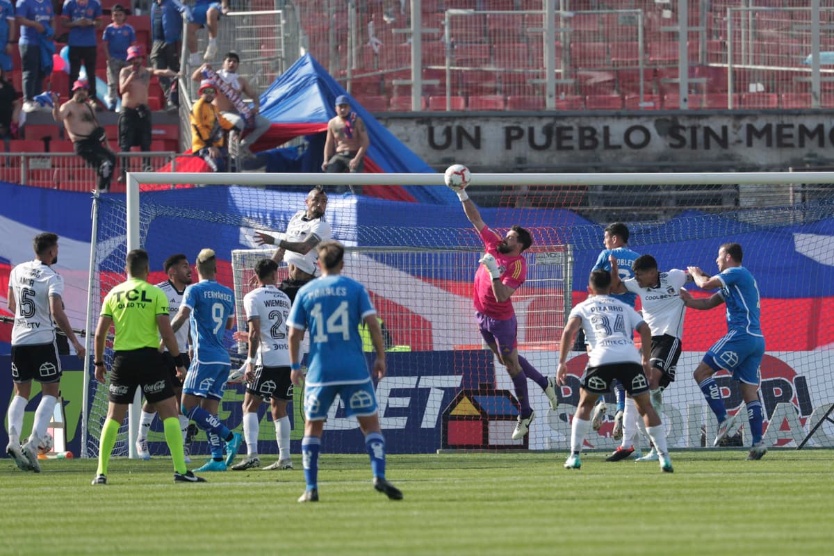 La Universidad de Chile empata sin goles con Colo Colo y se mantiene líder