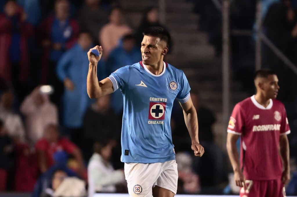 Cruz Azul y Monterrey lideran el torneo Apertura mexicano