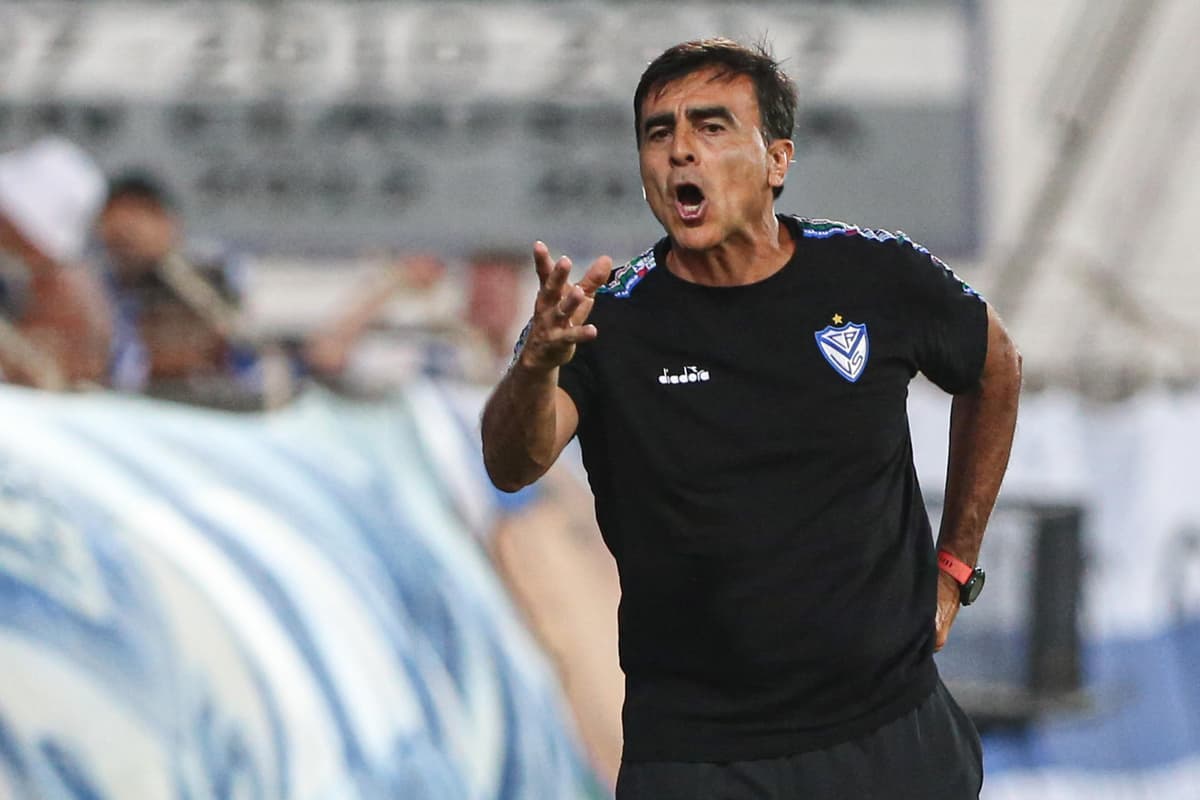 Huracán, Talleres y Unión se acercan al líder Vélez del boliviano Quinteros