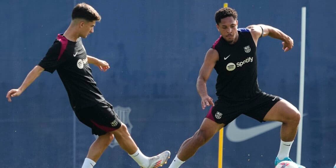 El brasileño Vitor Roque, cedido por el Barcelona al Betis