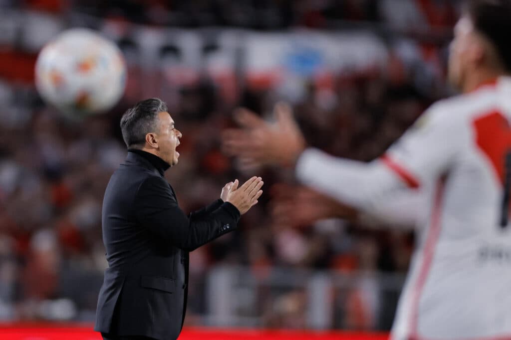 2-1. River Plate derrota a Talleres y sella su pase a cuartos donde lo espera Colo Colo
