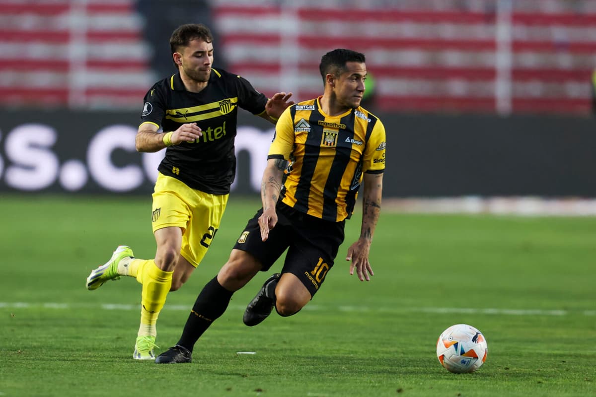 1-0. Peñarol espera en cuartos de final a Flamengo o Bolívar