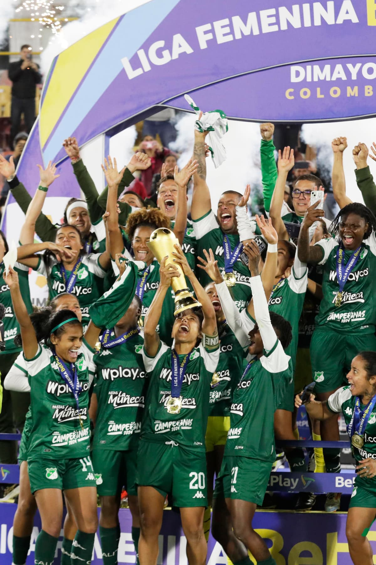 0-2. Deportivo Cali derrota a Santa Fe y se corona campeón con el sello de la colombiana Manuela Pavi