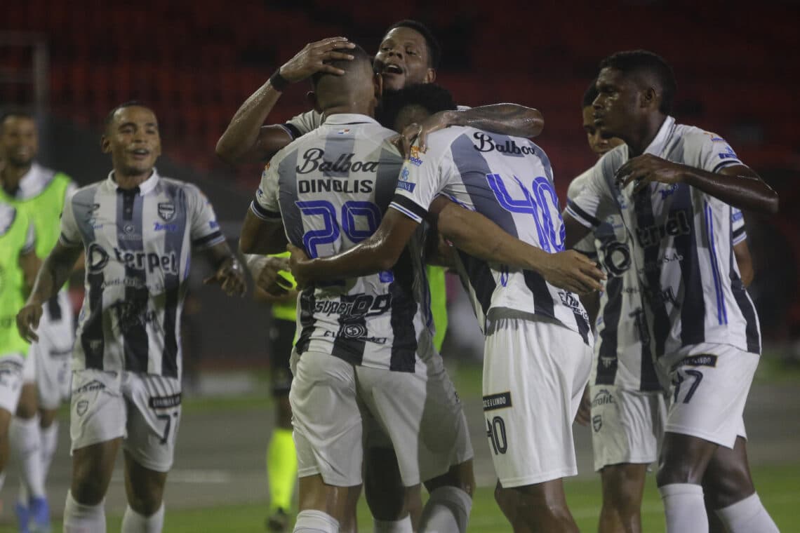 2-1. Tauro de Panamá gana de remontada a San Francisco