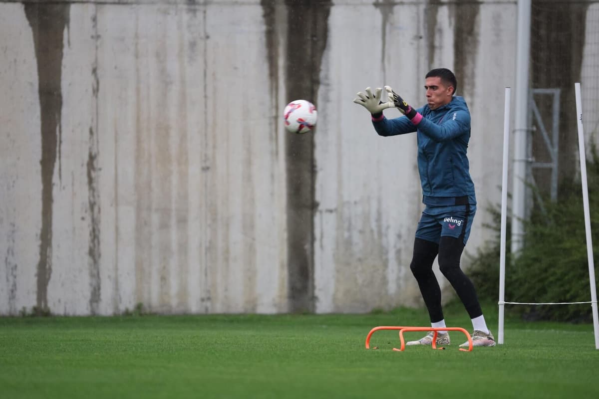 Mexicano Aguirre convoca al portero Alex Padilla (Athletic) para amistosos de septiembre