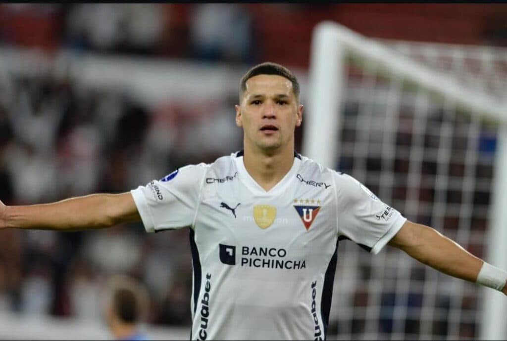 El paraguayo Álex Arce, goleador en Ecuador
