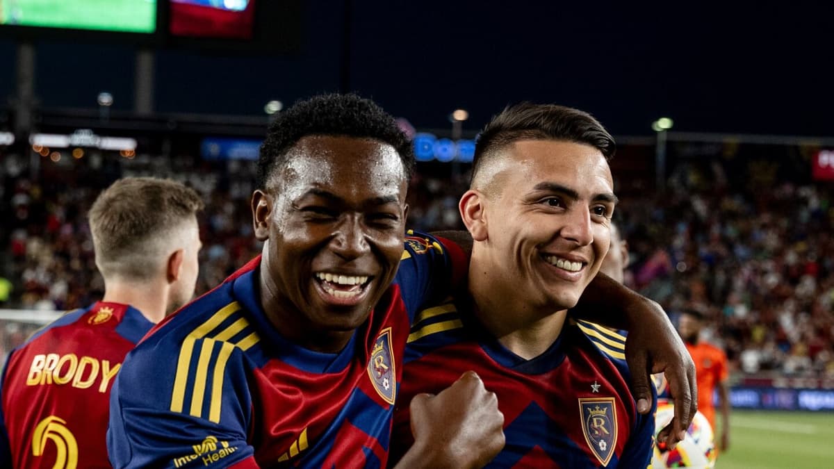 Duplas latinas se encargaron de los goles del Oeste en la fecha 30